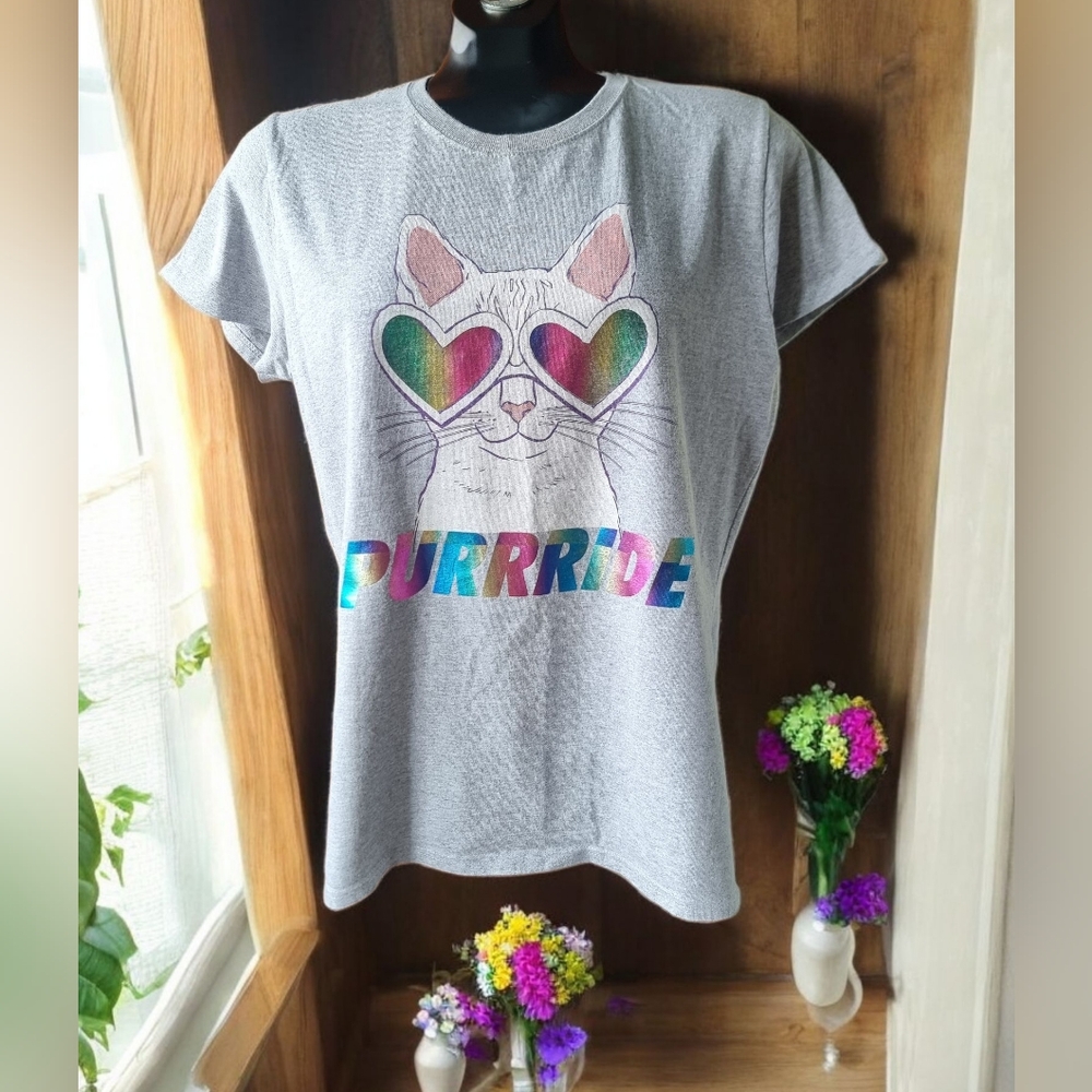 PRIDE Gray Cat Graphic PURRRIDE T-Shirt